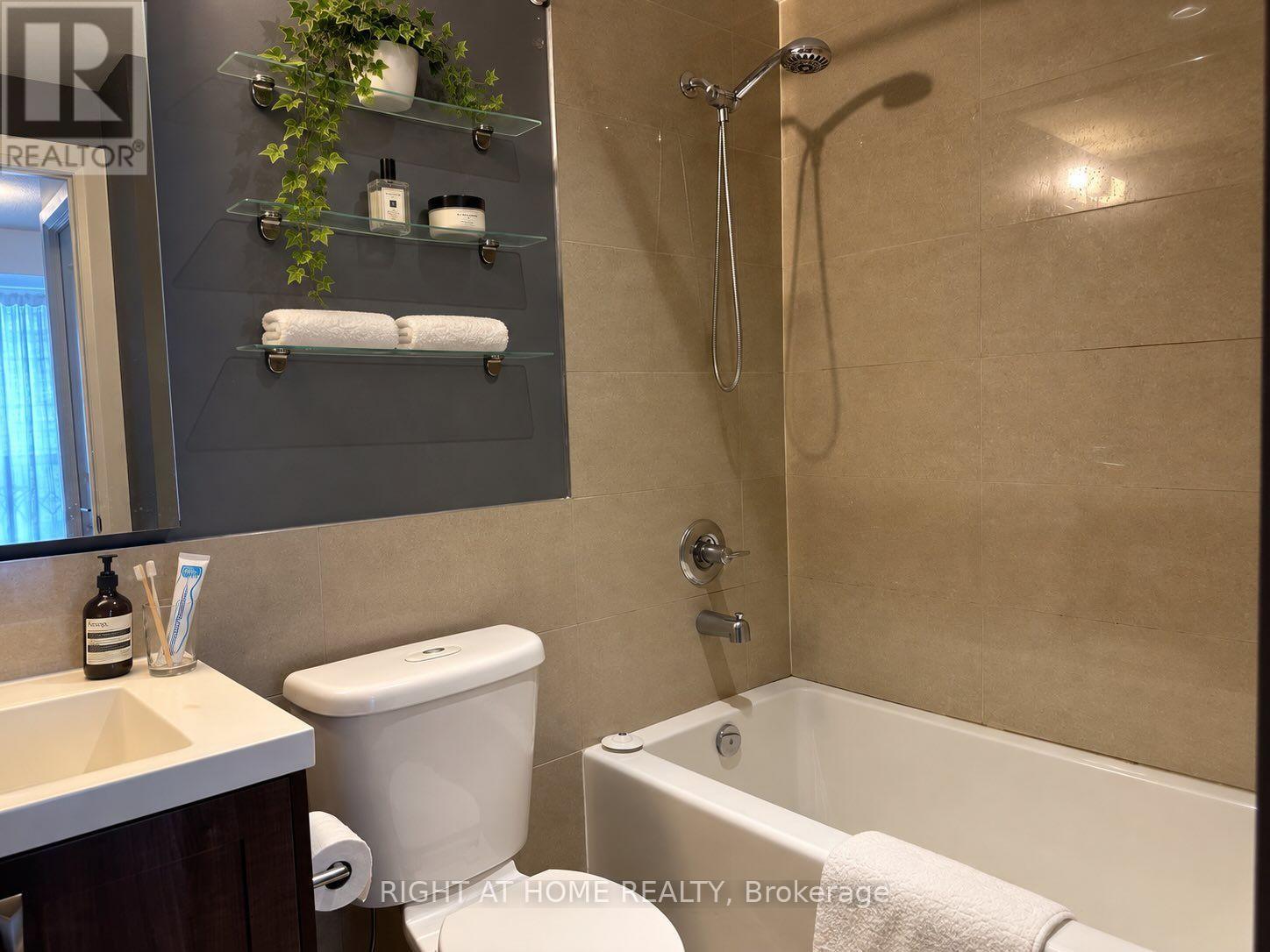 404 - 2 Old Mill Drive, Toronto, Ontario  M6S 0A2 - Photo 8 - W13807314