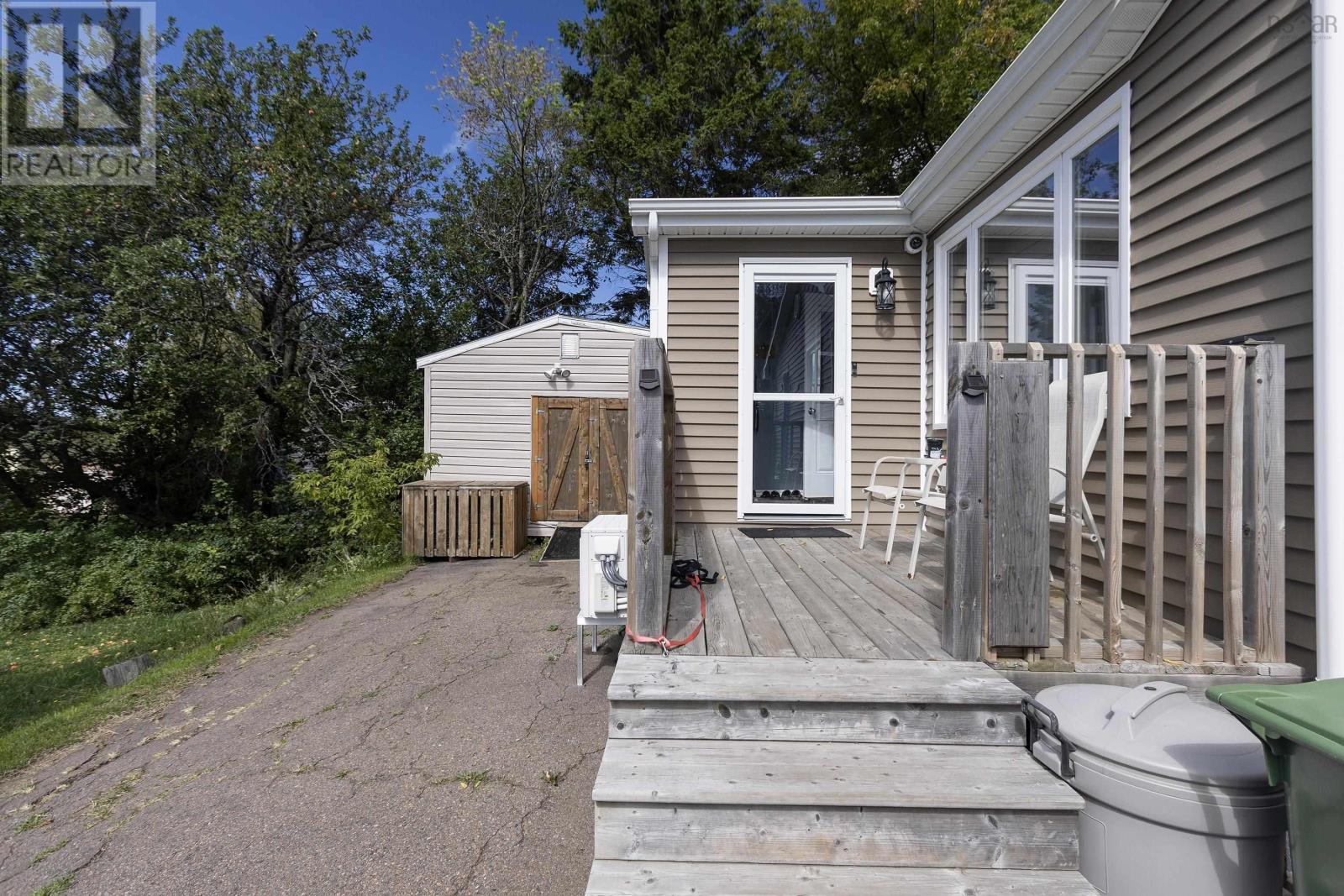 52 Queen Street, Springhill, Nova Scotia  B0M 1X0 - Photo 2 - 202623868