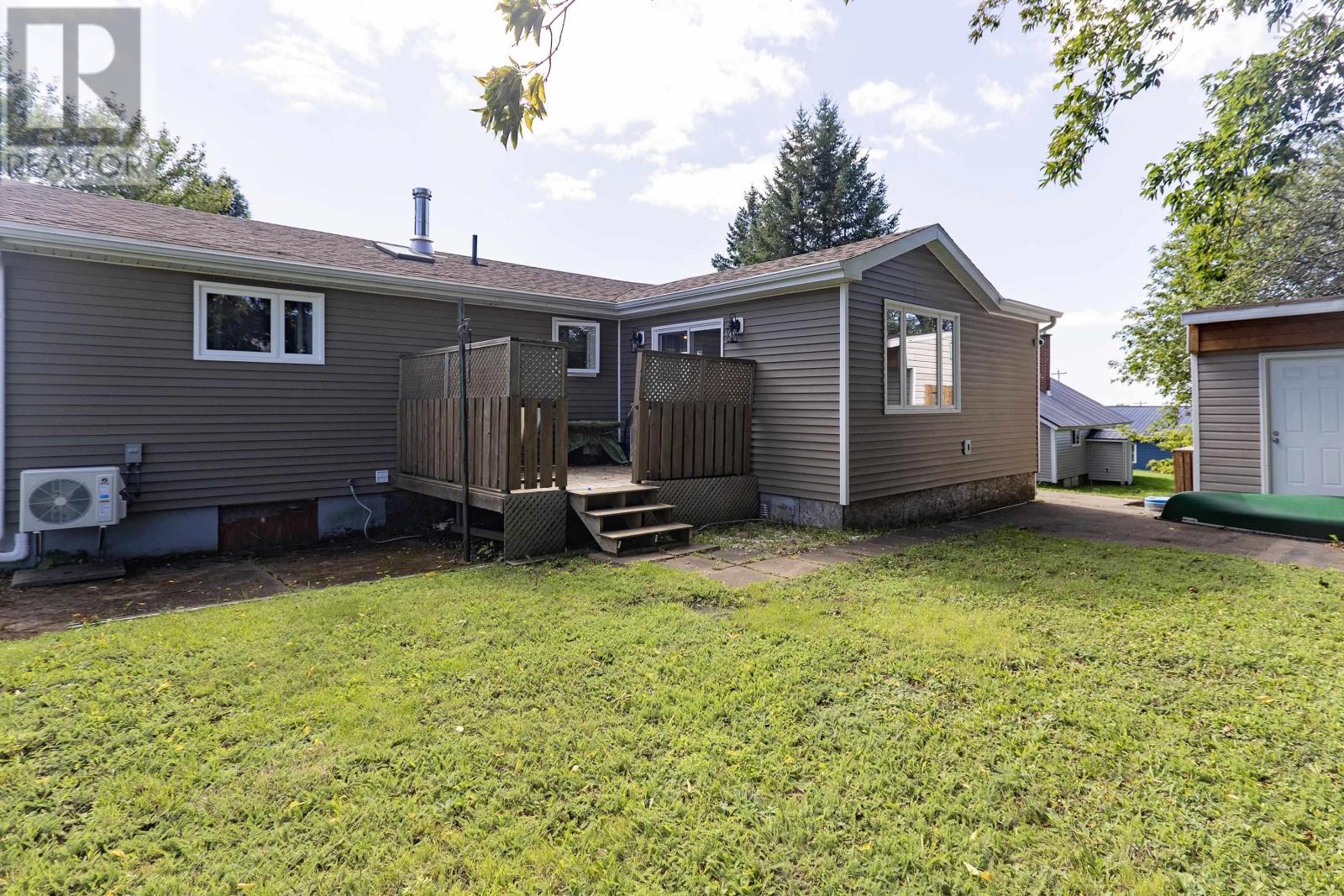 52 Queen Street, Springhill, Nova Scotia  B0M 1X0 - Photo 4 - 202623868