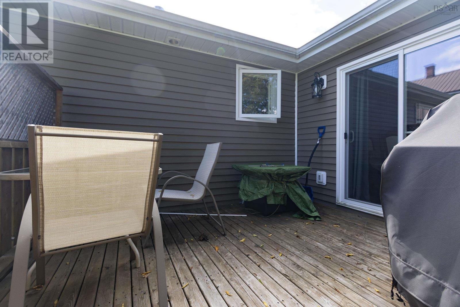 52 Queen Street, Springhill, Nova Scotia  B0M 1X0 - Photo 5 - 202623868