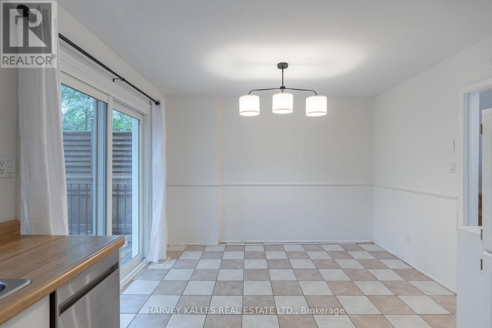 2258 Brookhurst Road, Mississauga, Ontario  L5J 1P9 - Photo 6 - W13807372