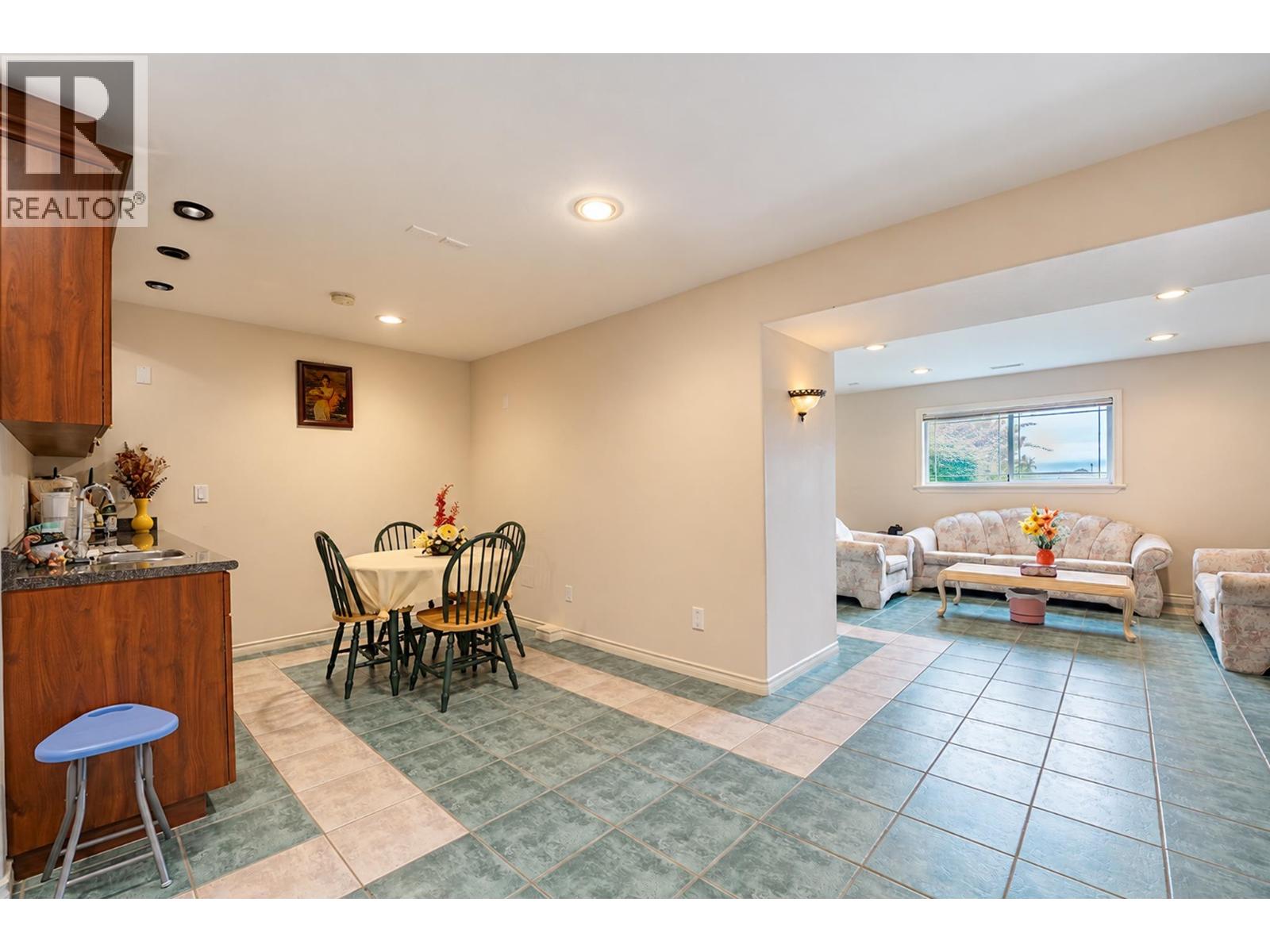 1683 Kingfisher Crescent, Coquitlam, British Columbia  V3E 3C6 - Photo 14 - R3165204
