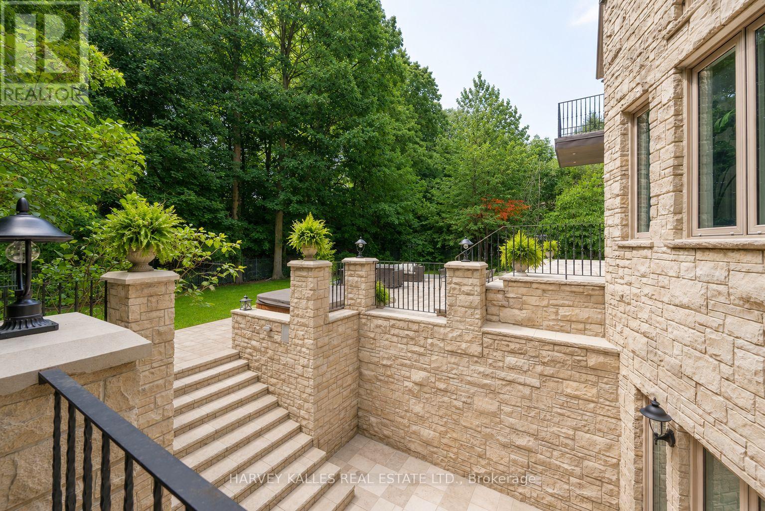1 Knightswood Road, Toronto, Ontario  M4N 2G9 - Photo 28 - C13807418