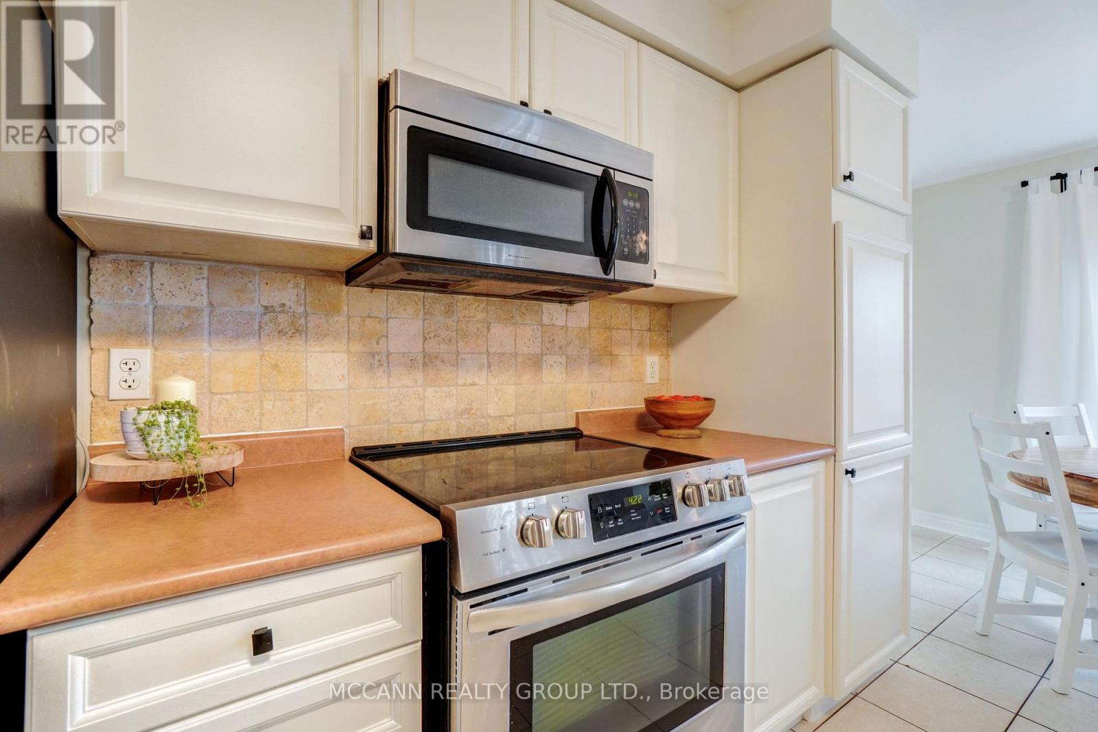 31 Hatch Street, Whitby, Ontario  L1M 2H8 - Photo 12 - E13807398