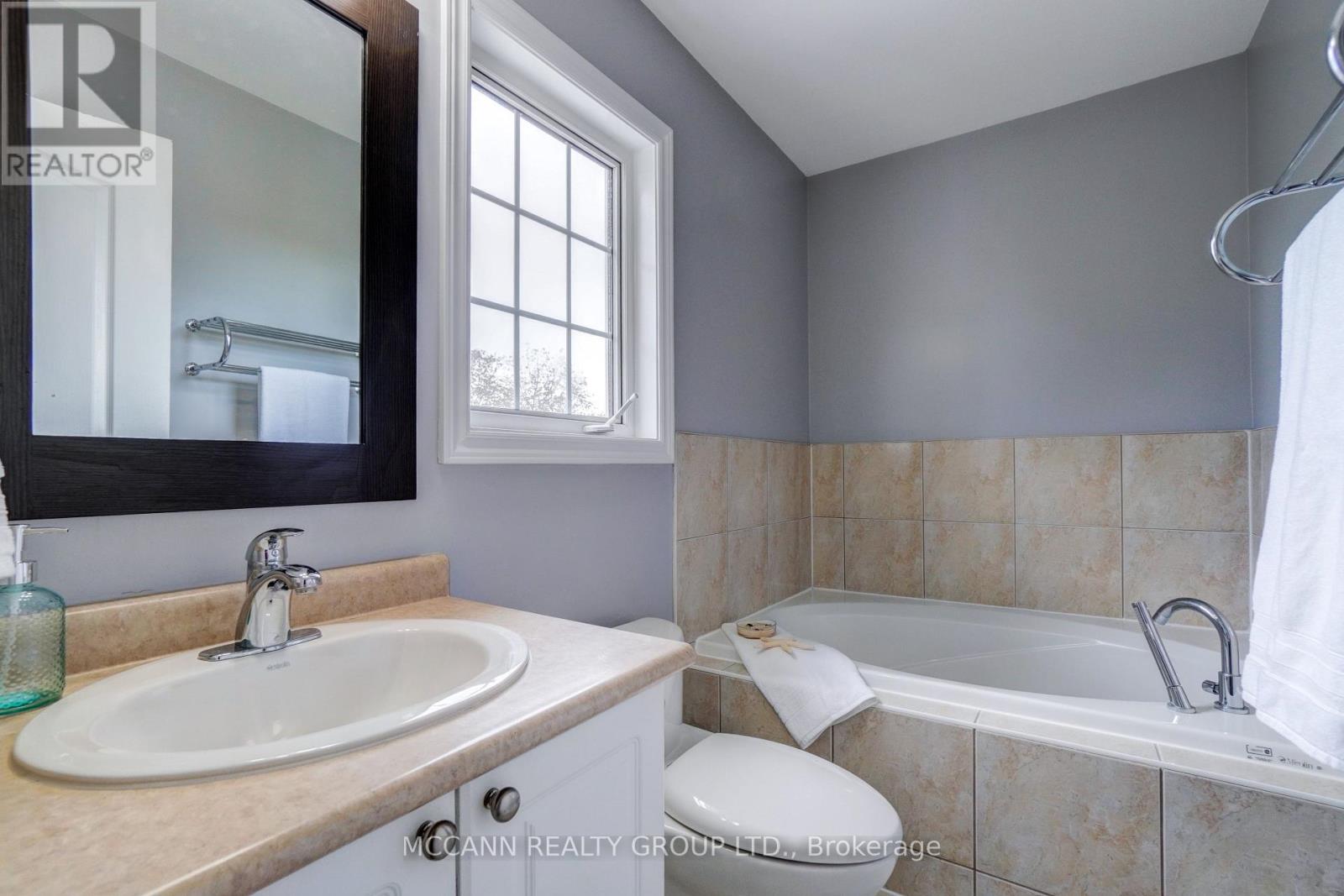 31 Hatch Street, Whitby, Ontario  L1M 2H8 - Photo 21 - E13807398