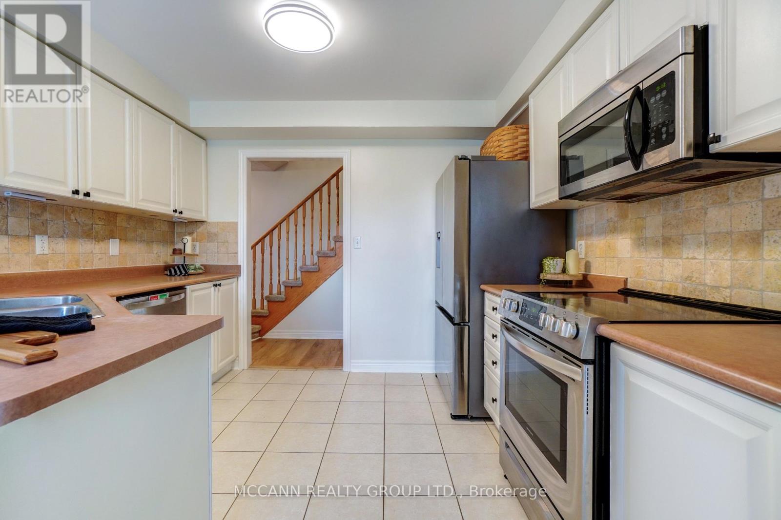 31 Hatch Street, Whitby, Ontario  L1M 2H8 - Photo 9 - E13807398