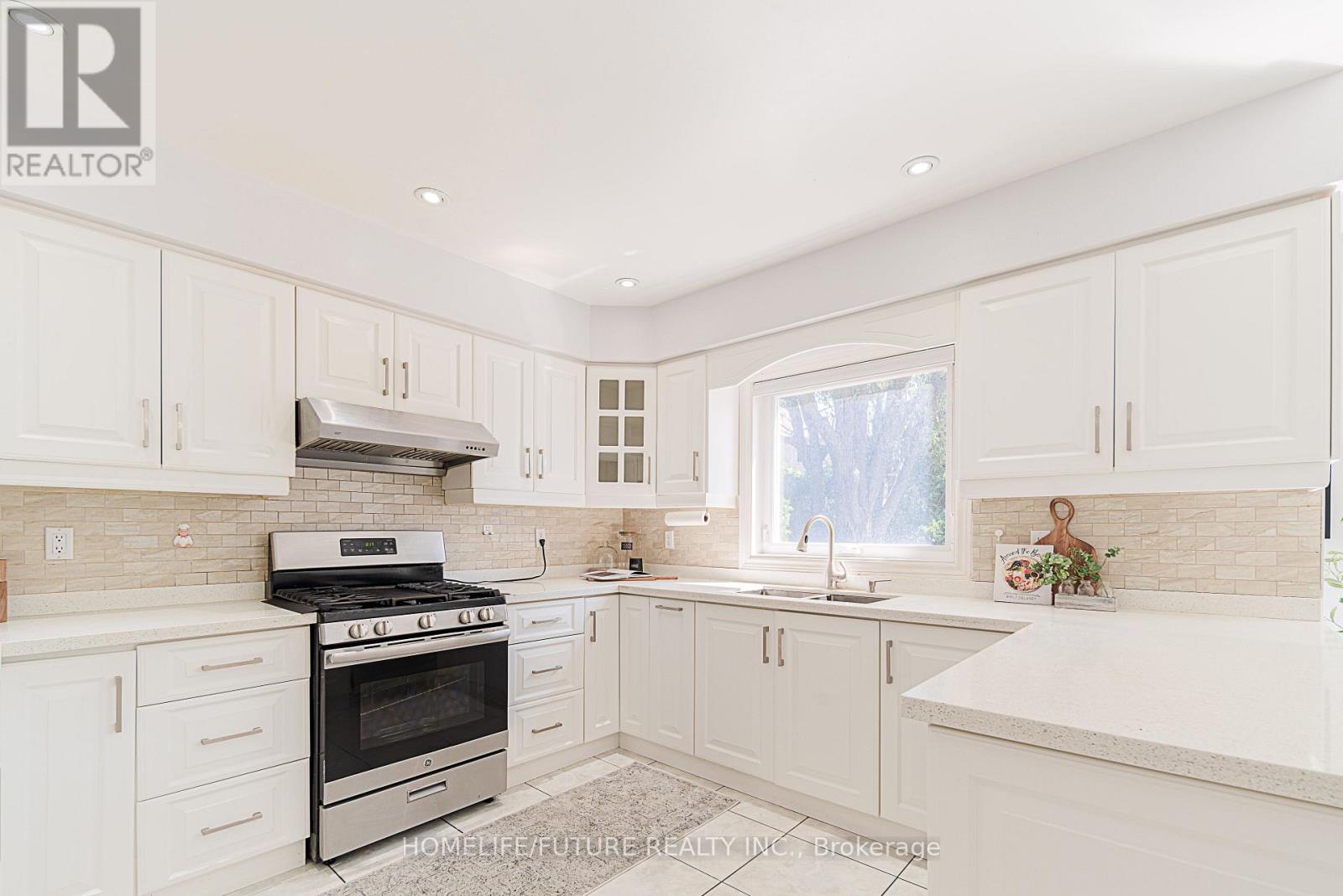 42 Boxwood Crescent, Markham, Ontario  L3S 3P6 - Photo 13 - N13807396