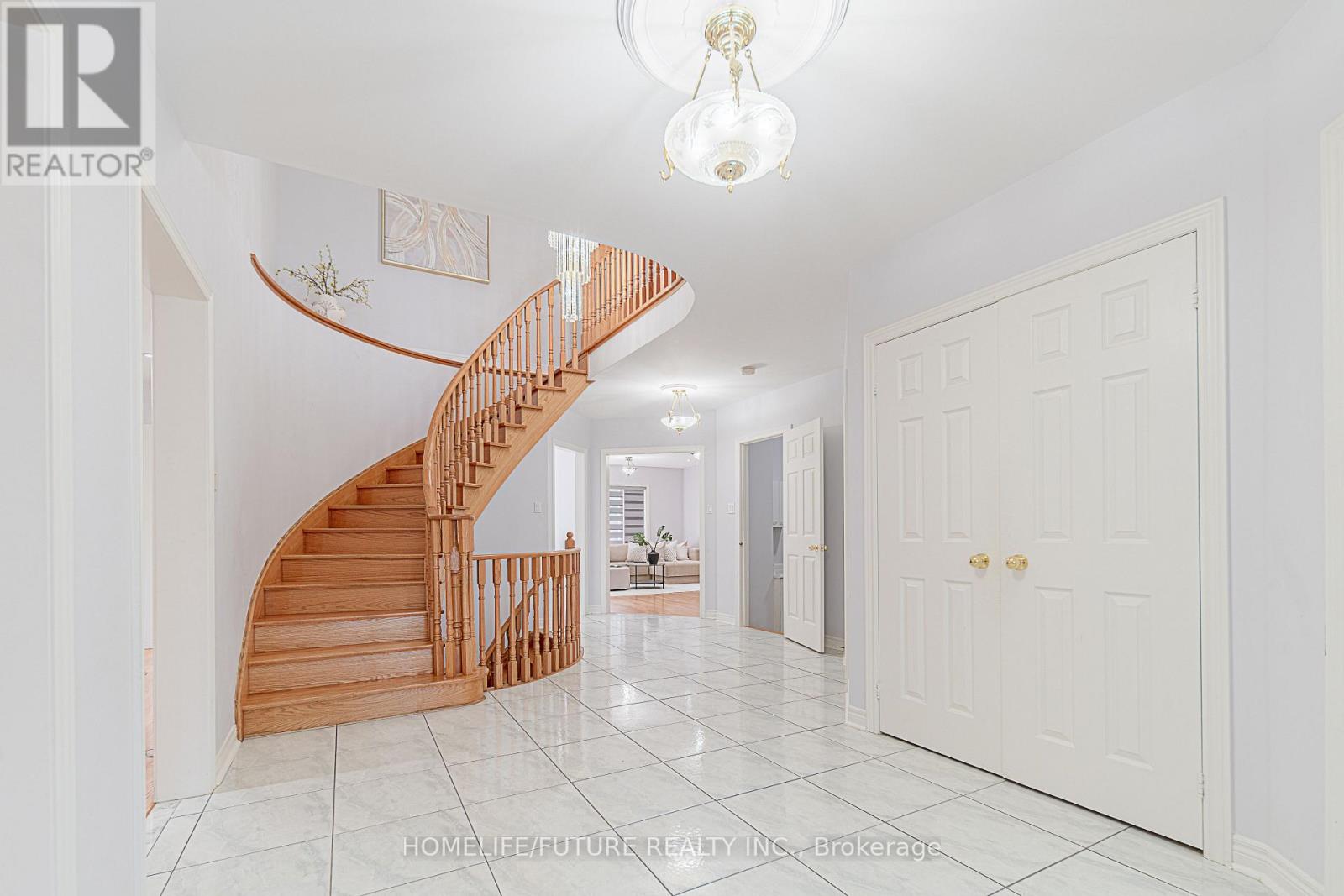 42 Boxwood Crescent, Markham, Ontario  L3S 3P6 - Photo 3 - N13807396