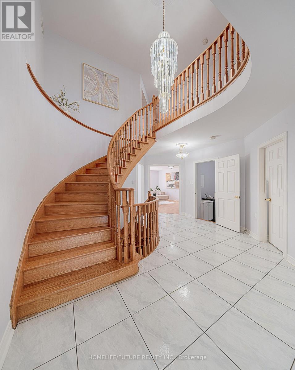 42 Boxwood Crescent, Markham, Ontario  L3S 3P6 - Photo 4 - N13807396
