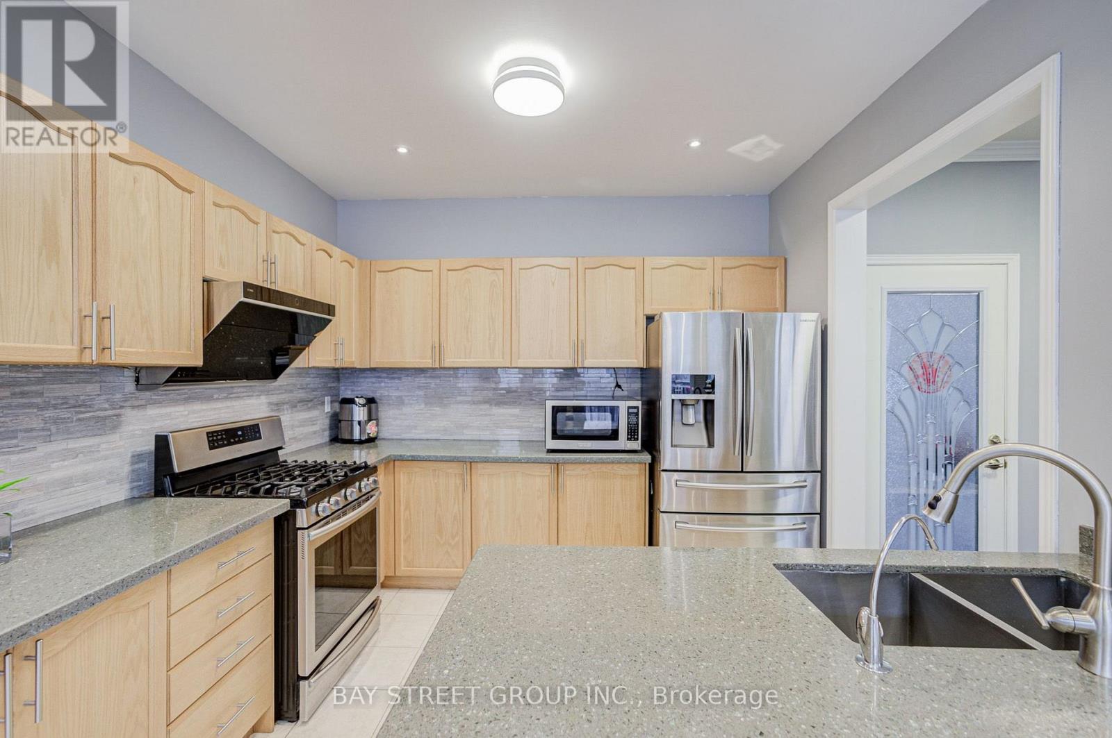 11 Farmington Road, Whitchurch-Stouffville, Ontario  L4A 0Y5 - Photo 10 - N13807402