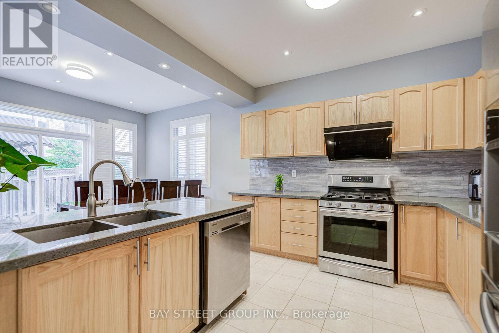 11 Farmington Road, Whitchurch-Stouffville, Ontario  L4A 0Y5 - Photo 12 - N13807402