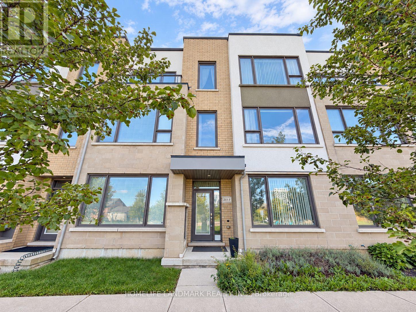 3 - 211 SQUIRE CRESCENT, Oakville, Ontario