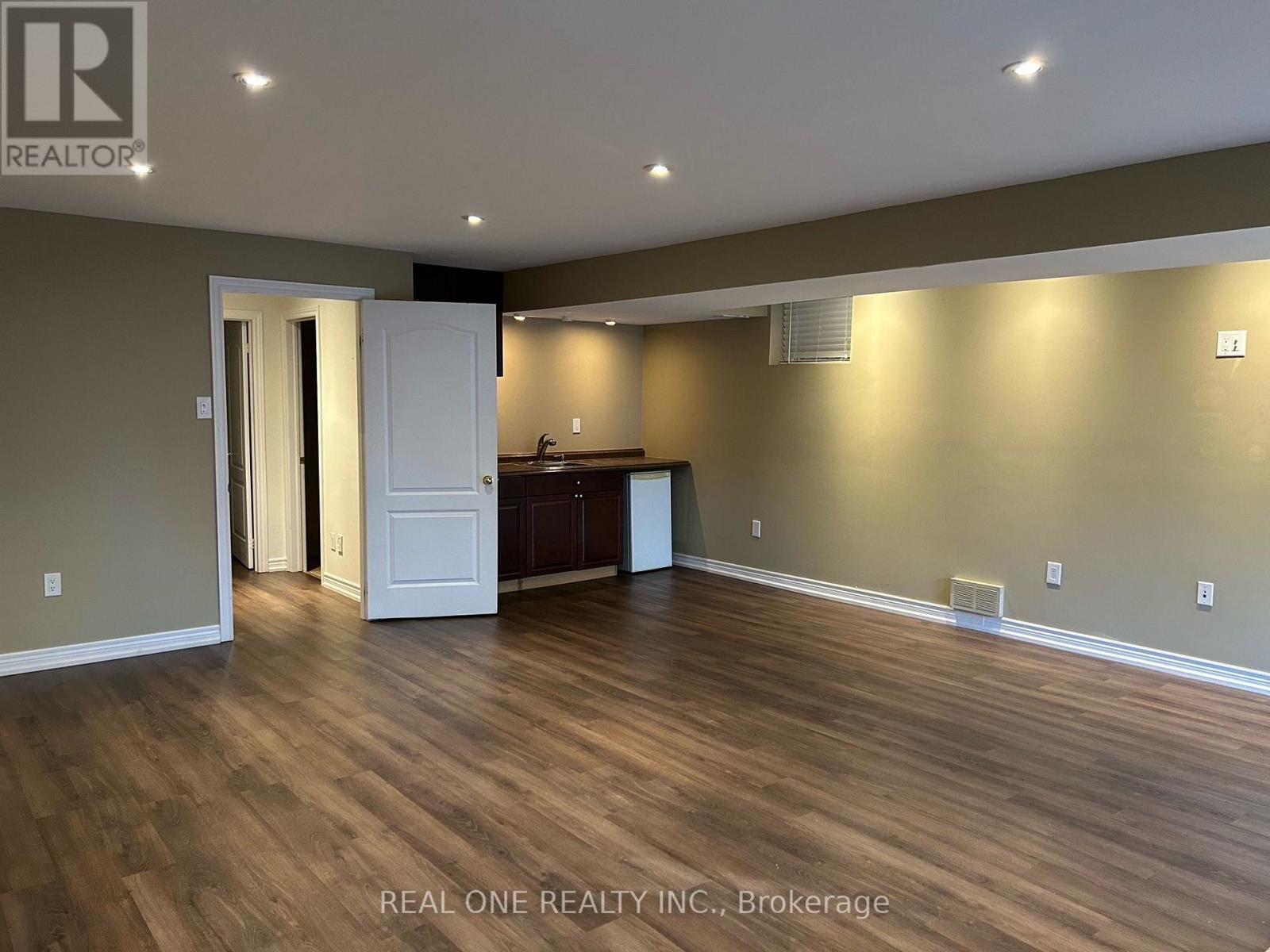 2429 Presquile Drive, Oakville, Ontario  L6H 0B8 - Photo 13 - W13807406