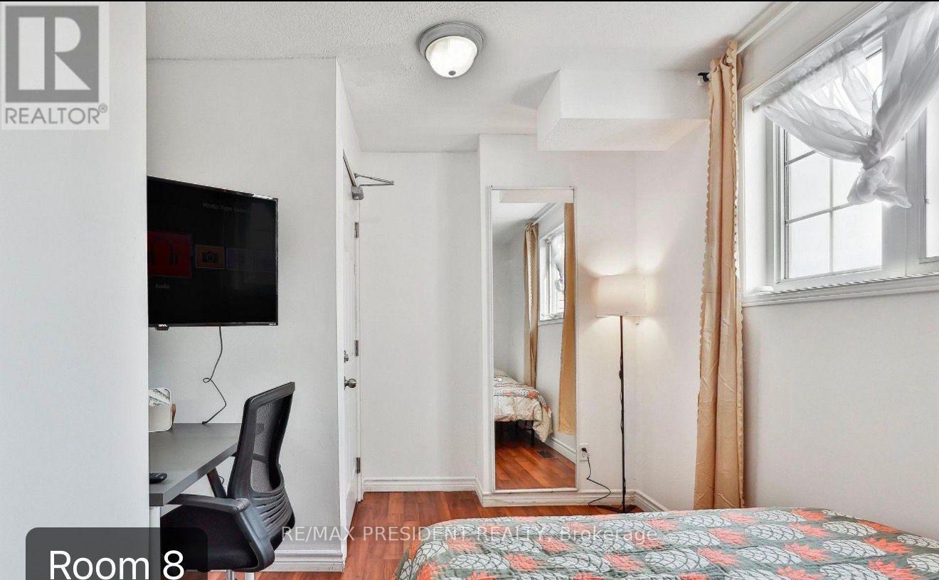 3 Herzberg Gardens, Toronto, Ontario  M3J 3P5 - Photo 10 - W13807414