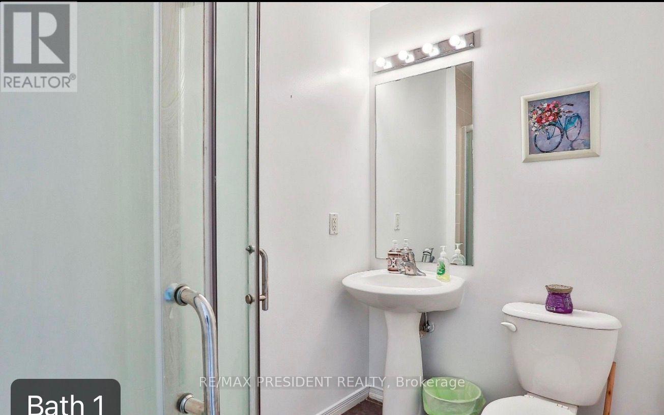 3 Herzberg Gardens, Toronto, Ontario  M3J 3P5 - Photo 13 - W13807414