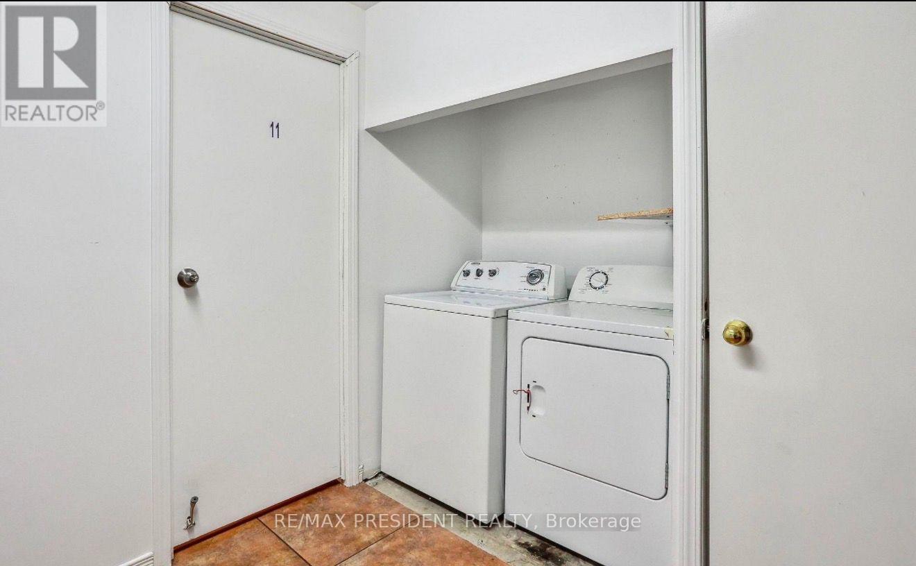3 Herzberg Gardens, Toronto, Ontario  M3J 3P5 - Photo 18 - W13807414