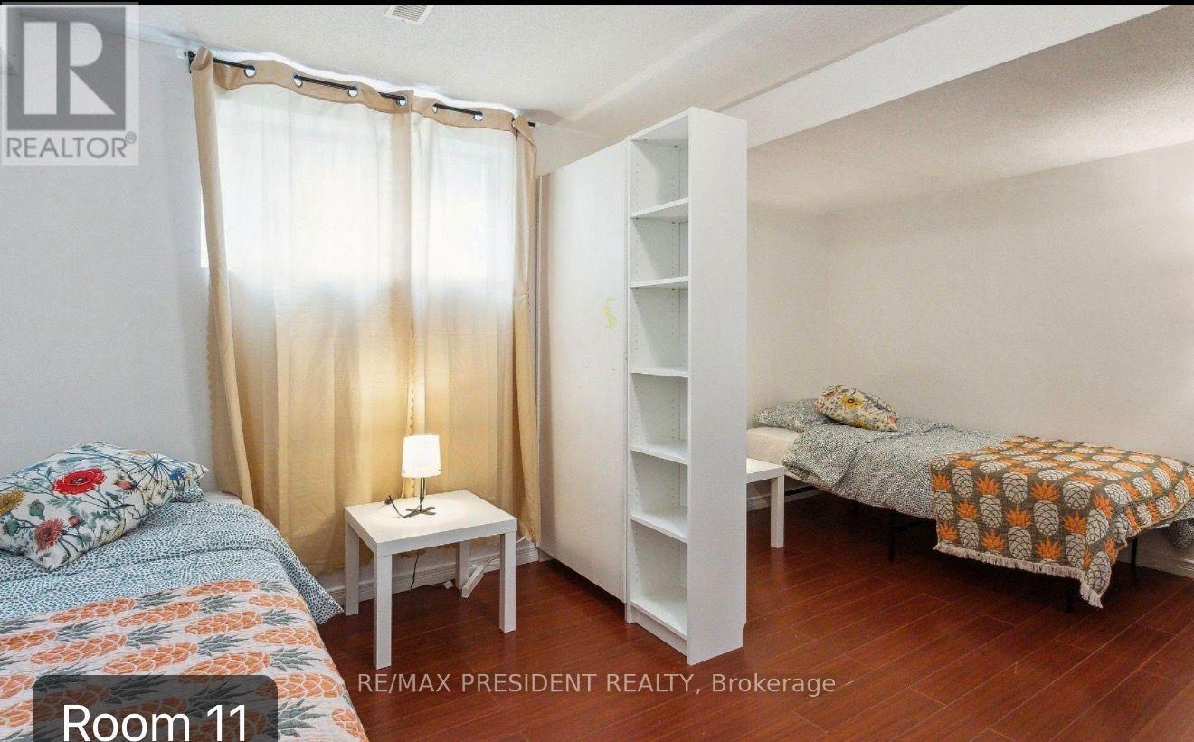 3 Herzberg Gardens, Toronto, Ontario  M3J 3P5 - Photo 20 - W13807414