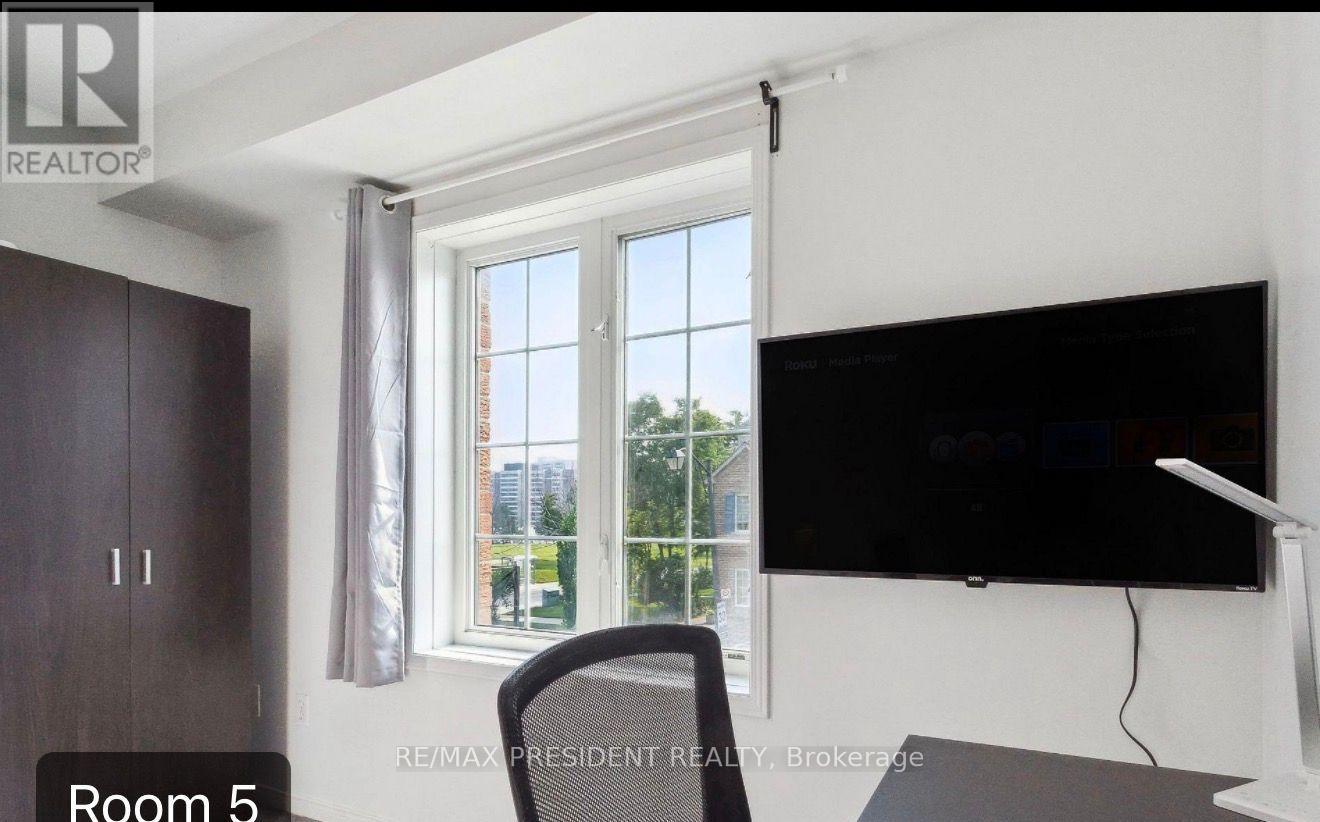 3 Herzberg Gardens, Toronto, Ontario  M3J 3P5 - Photo 7 - W13807414