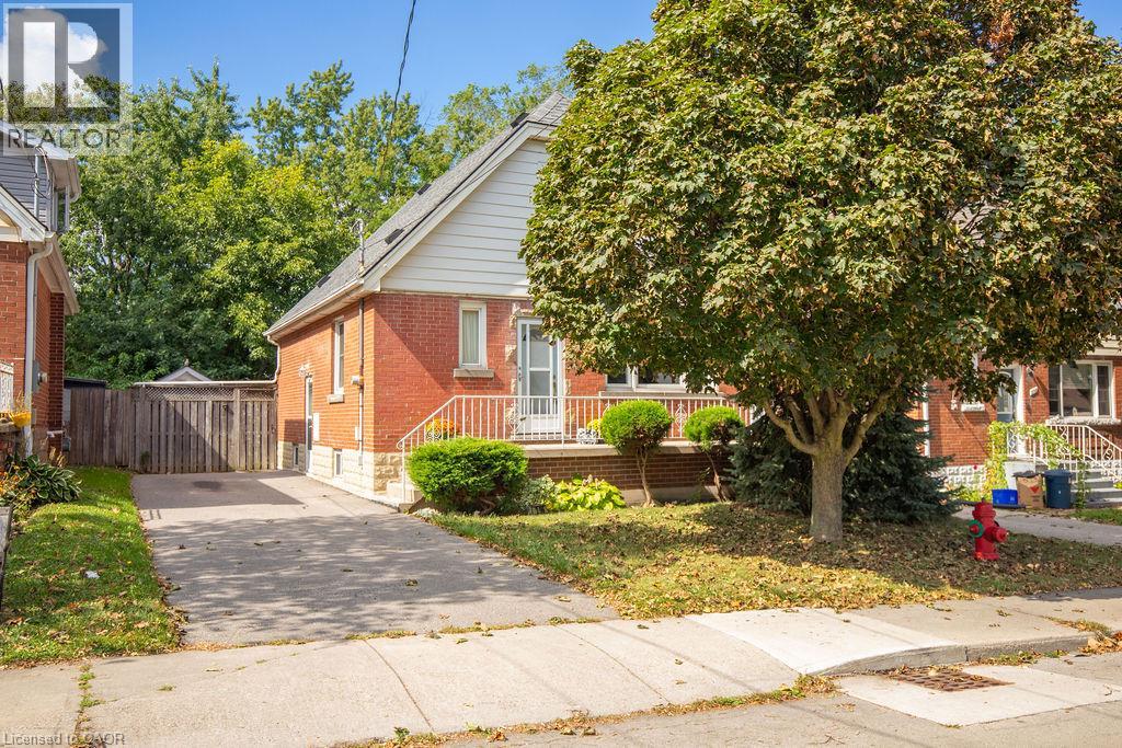296 East 21st Street, Hamilton, Ontario  L8V 2T9 - Photo 4 - 40864891