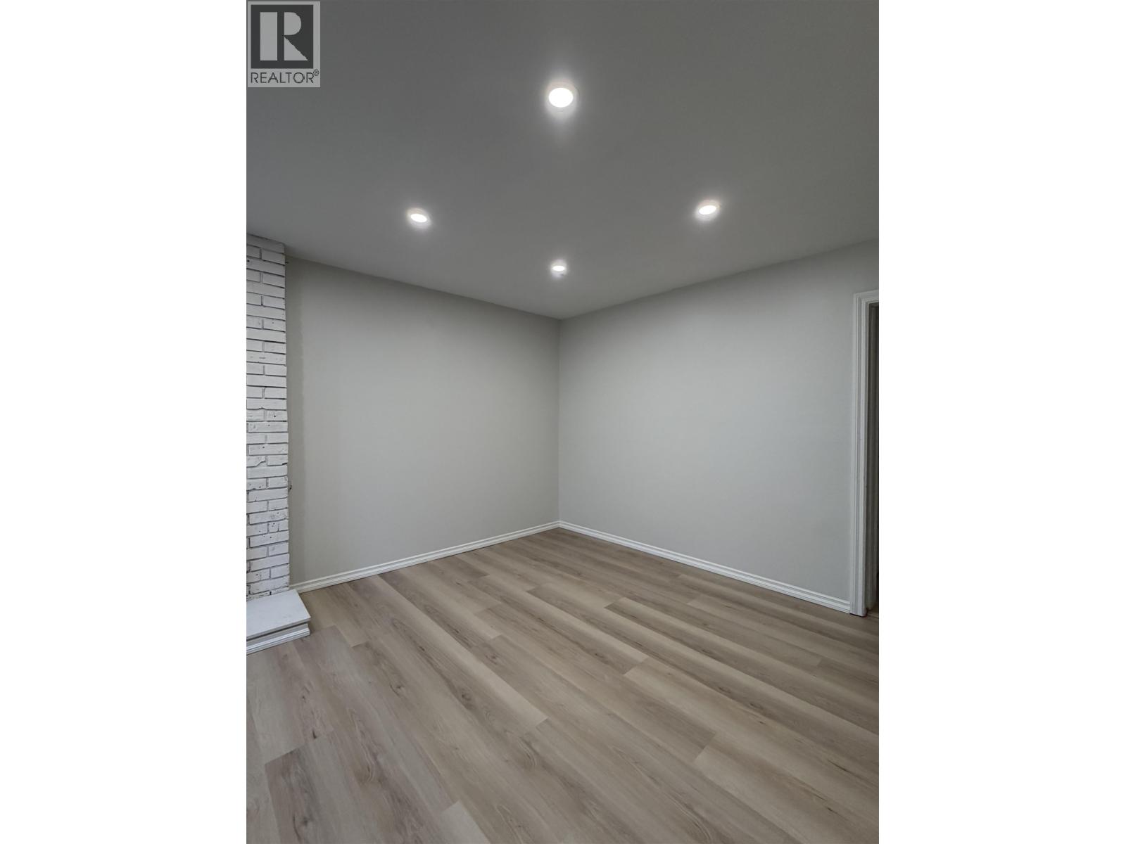 6925 Aubrey, Burnaby, British Columbia  V5B 2E4 - Photo 5 - R3167513
