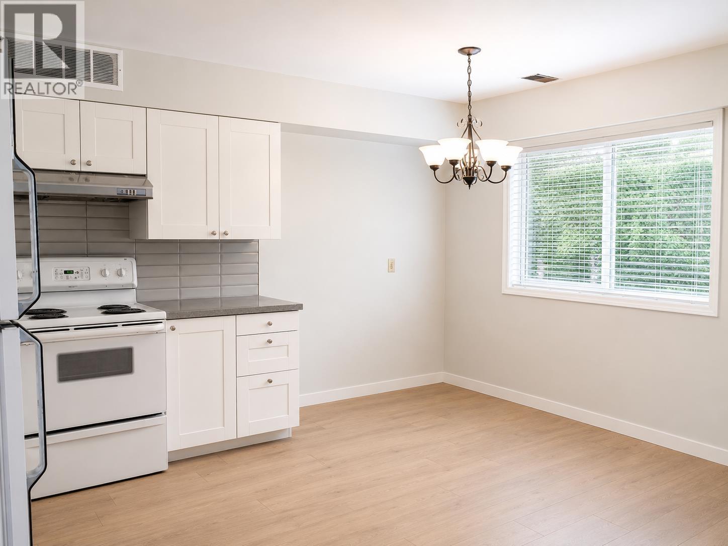 6925 Aubrey, Burnaby, British Columbia  V5B 2E4 - Photo 7 - R3167513