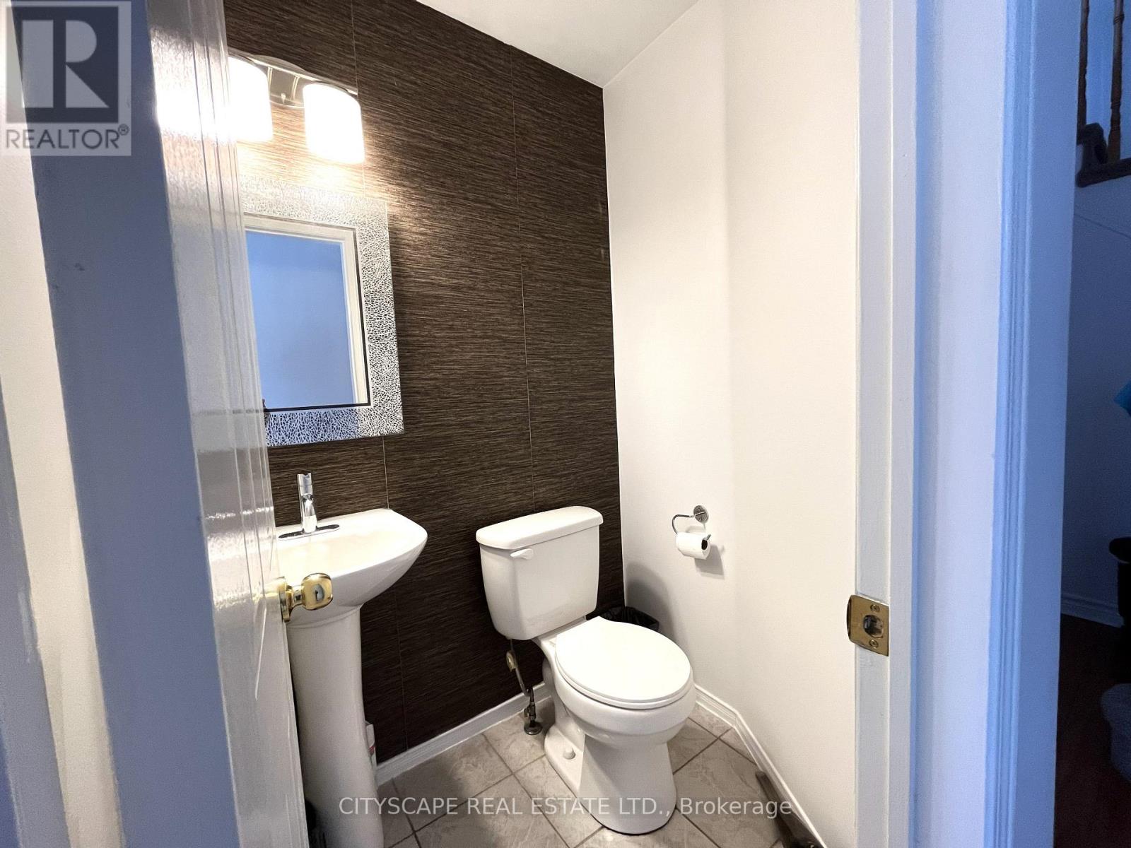 33 - 68 Gilgorm Road, Brampton, Ontario  L6X 4P5 - Photo 3 - W13807420