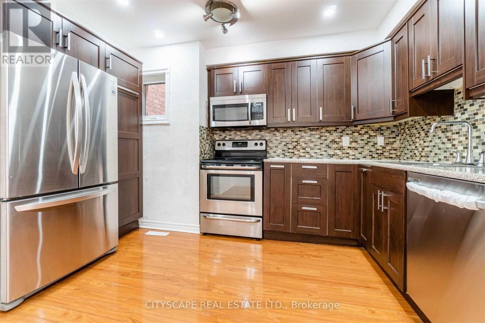 33 - 68 Gilgorm Road, Brampton, Ontario  L6X 4P5 - Photo 5 - W13807420