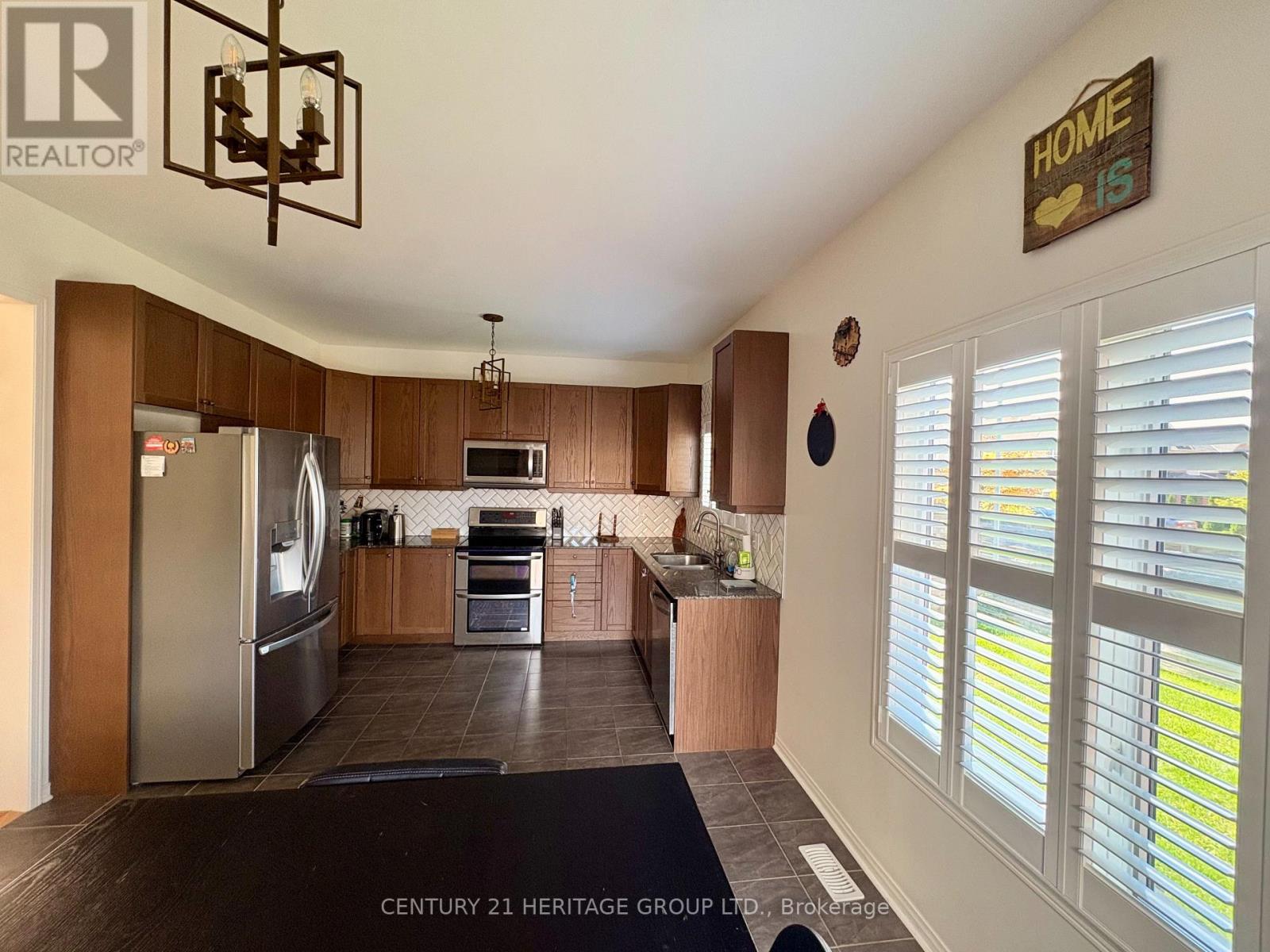 134 Edwin Carr Upper Street, Clarington, Ontario  L1C 0R3 - Photo 6 - E13777904
