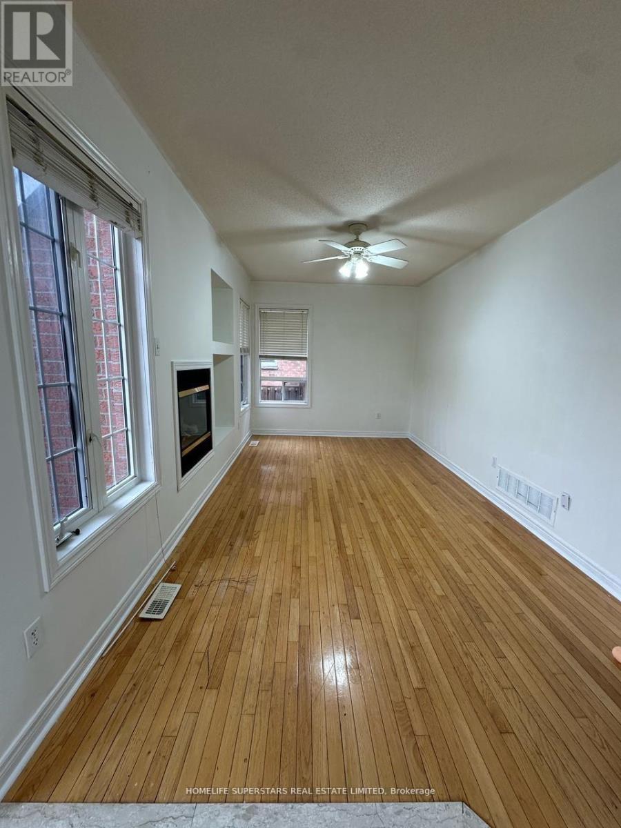 41 Thorndale Road, Brampton, Ontario  L6P 1G9 - Photo 4 - W13750006