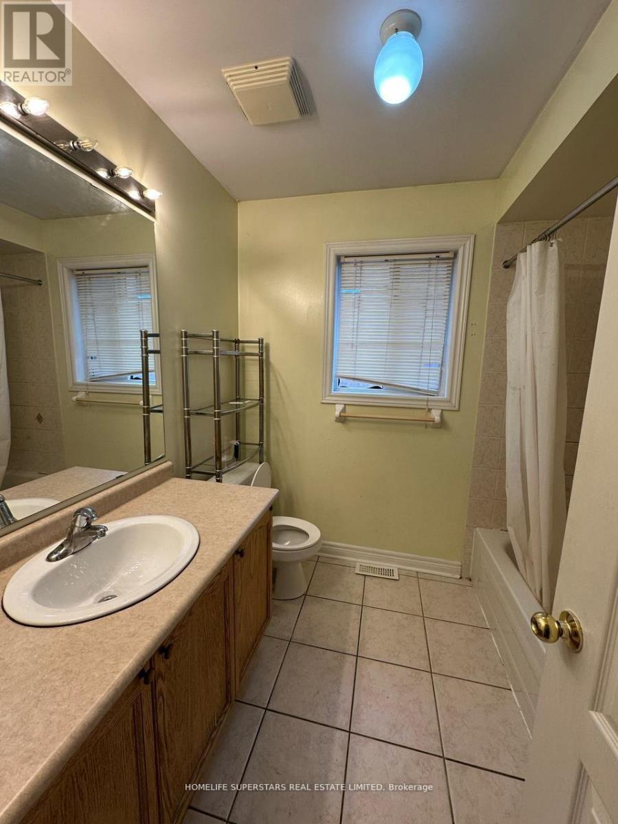 41 Thorndale Road, Brampton, Ontario  L6P 1G9 - Photo 10 - W13750006