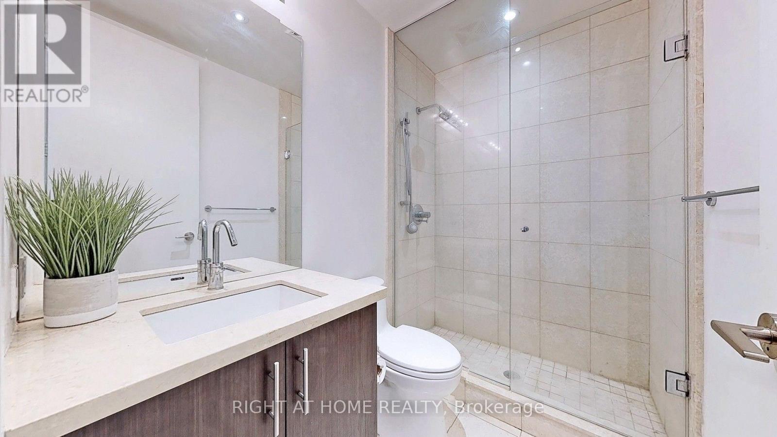 920 - 39 Queens Quay E, Toronto, Ontario  M5E 0A5 - Photo 13 - C13807470