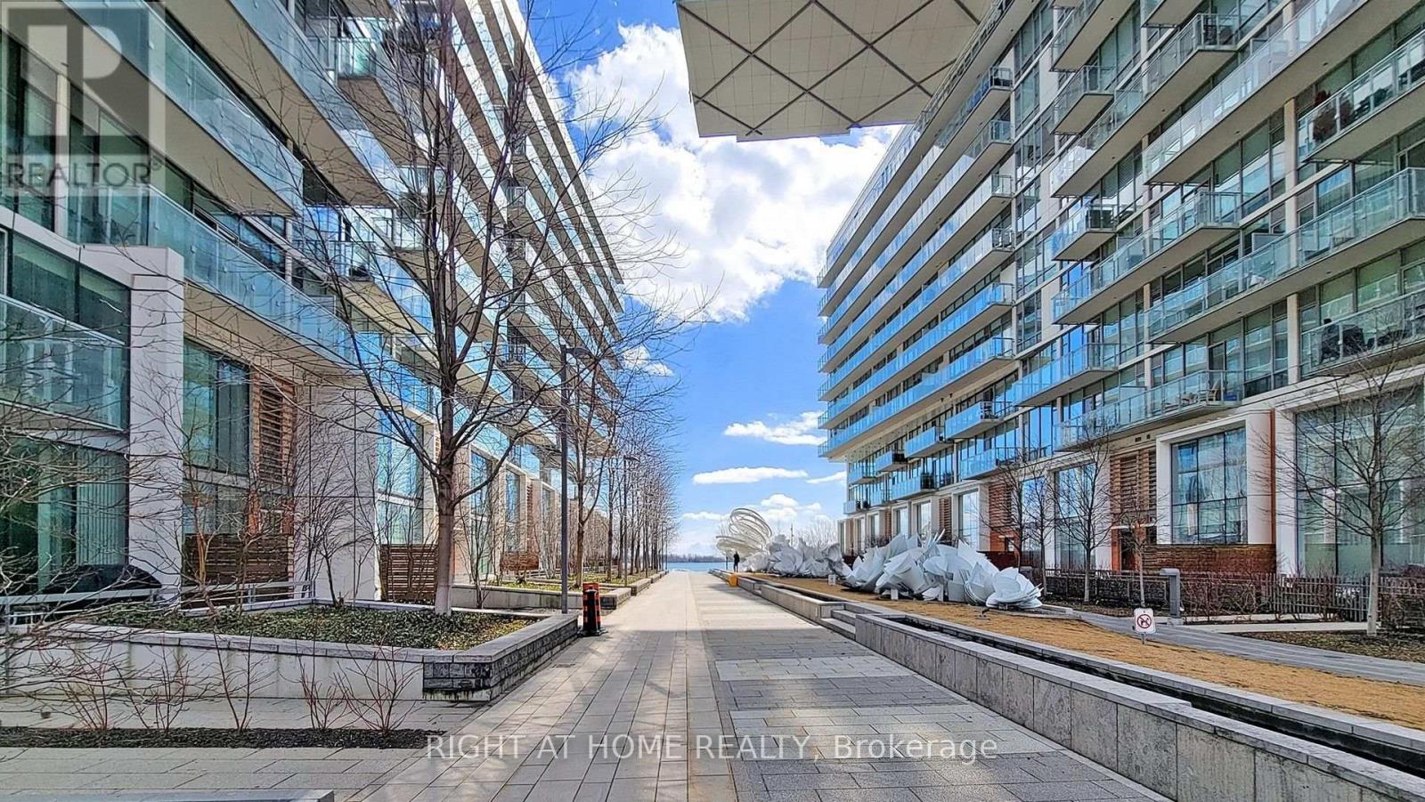 920 - 39 Queens Quay E, Toronto, Ontario  M5E 0A5 - Photo 2 - C13807470