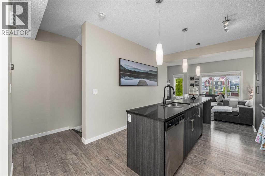 304 Marquis Lane SE, Calgary, Alberta  T3M 2G8 - Photo 4 - A2346290