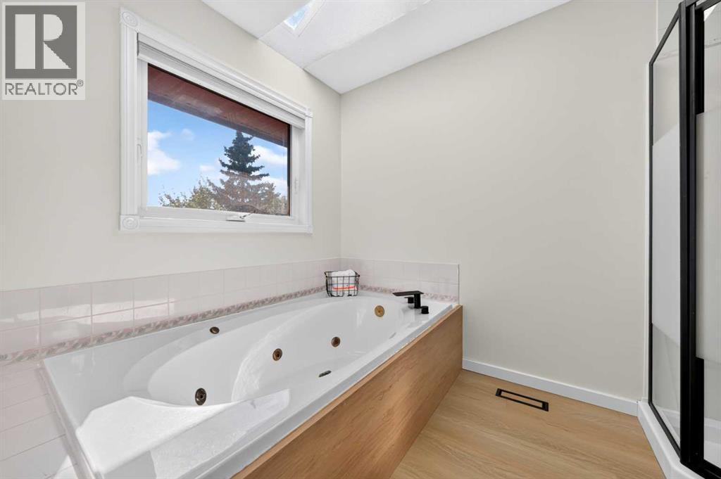 19 Edgepark Rise Nw, Calgary, Alberta  T3A 4E7 - Photo 32 - A2346182