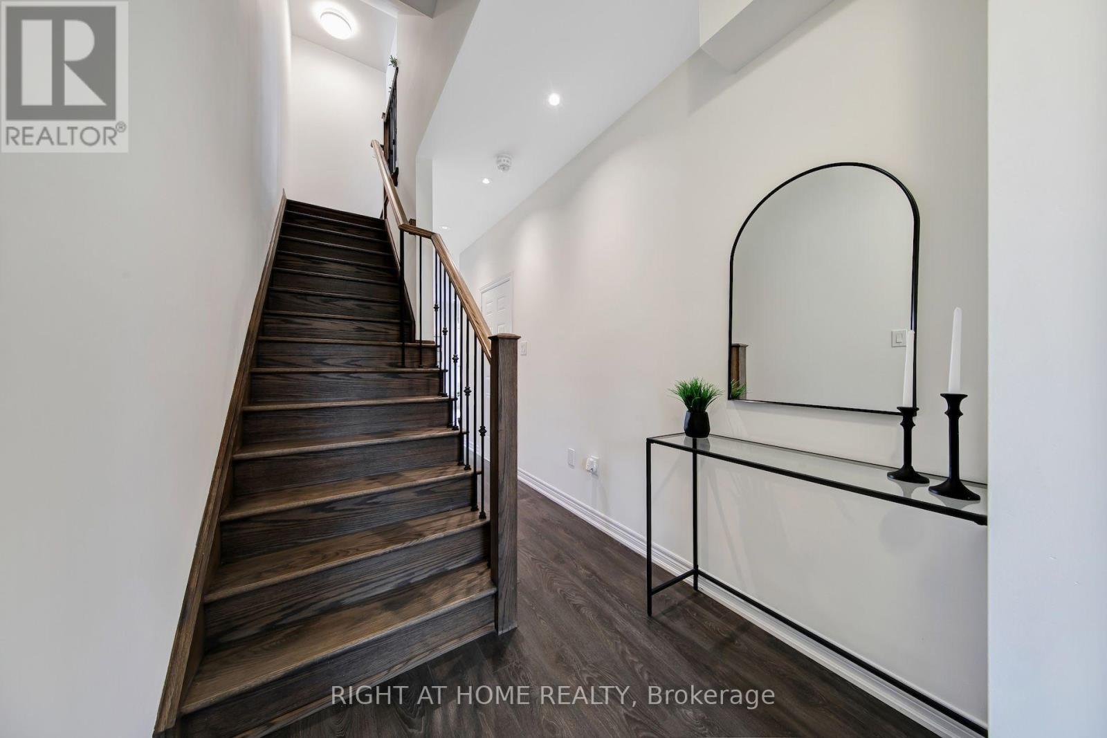 408 Belcourt Common, Oakville, Ontario  L6H 0R2 - Photo 4 - W13807490