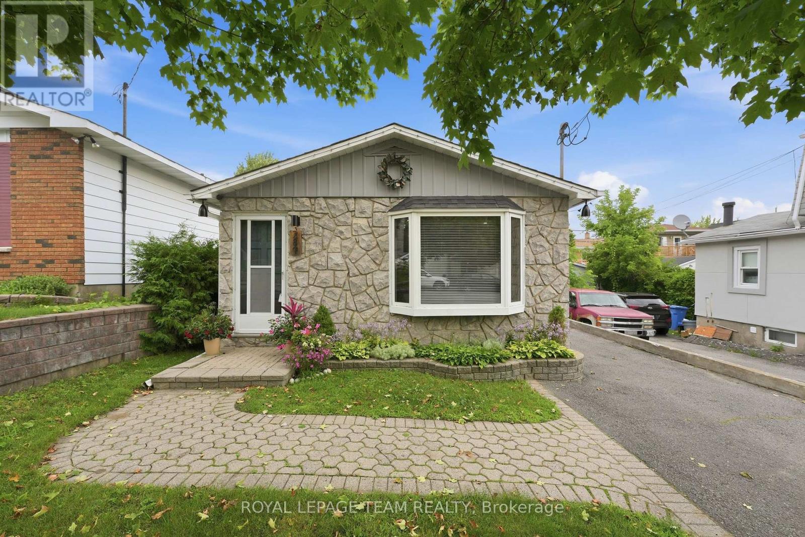 289 MONTFORT STREET, Ottawa, Ontario