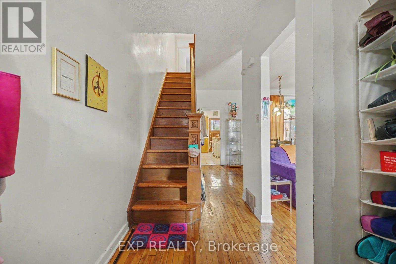 107 Hopewell Avenue, Ottawa, Ontario  K1S 2Y9 - Photo 4 - X13807492