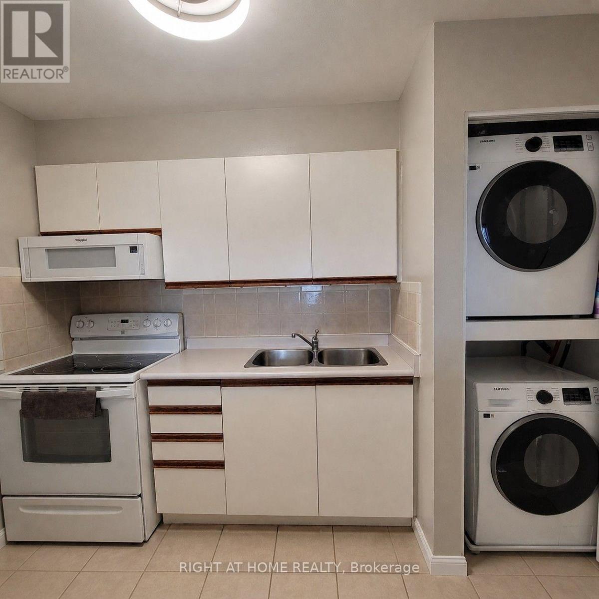 414 - 260 Brittany Drive, Ottawa, Ontario  K1K 4M2 - Photo 4 - X13807502