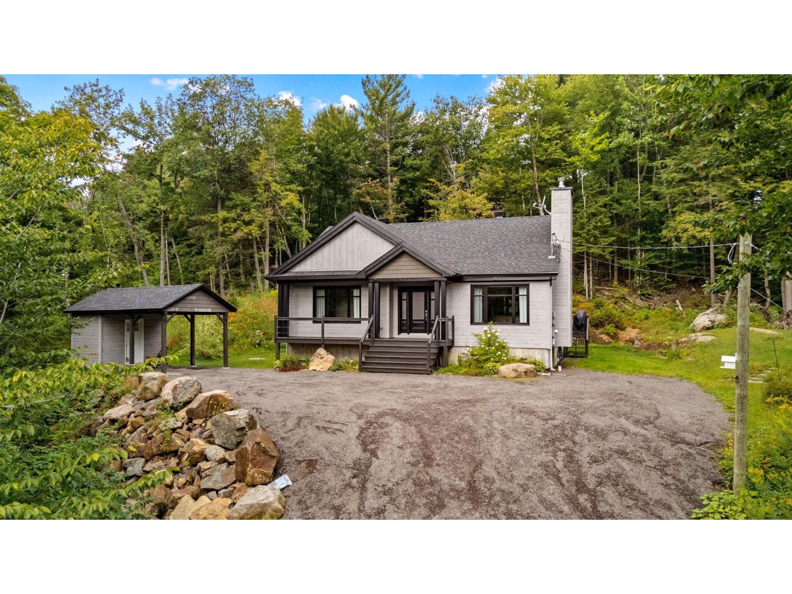 134Z Ch. Paquin Sainte-Anne-des-Lacs Quebec Canada J0R1B0