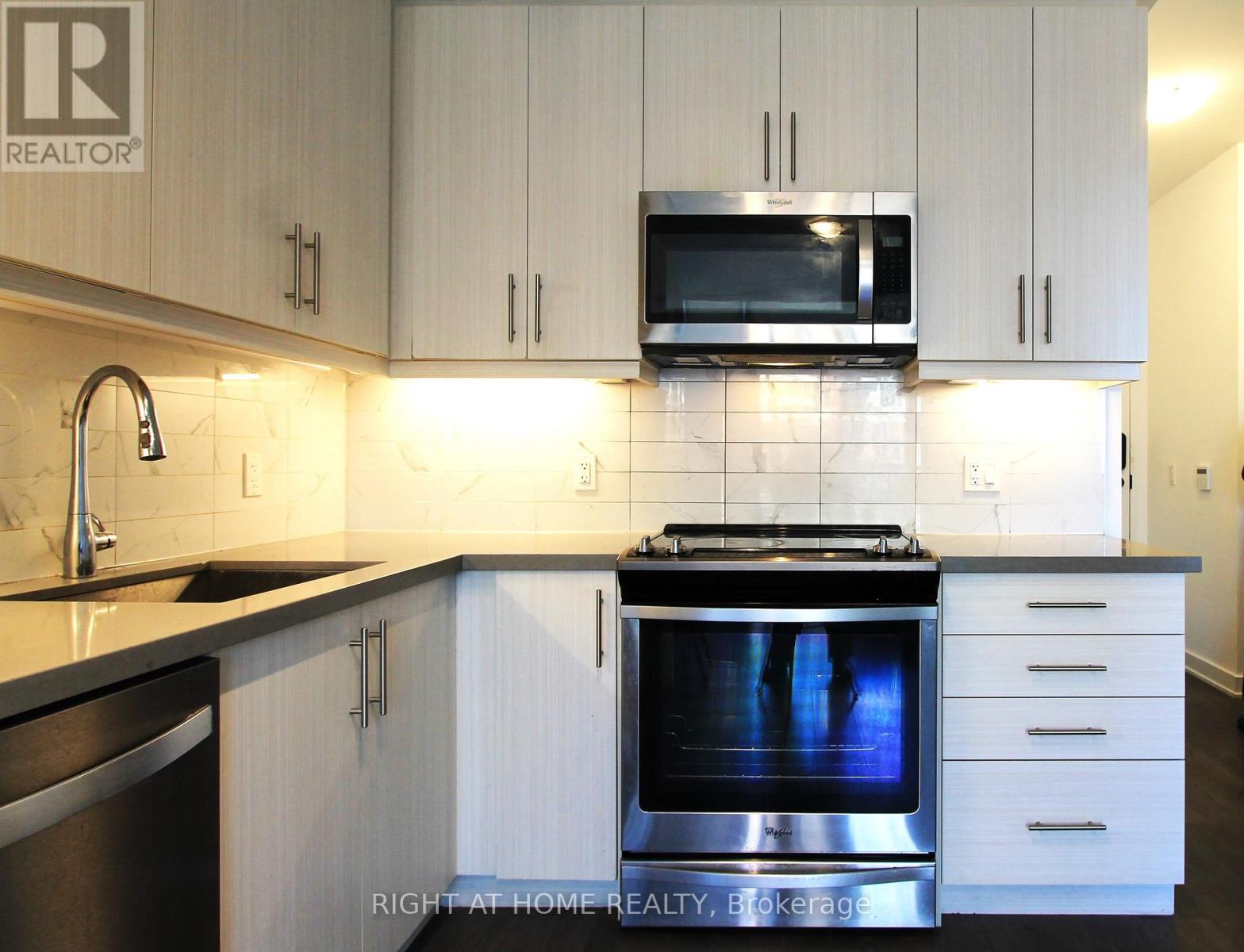 907 - 85 Oneida Crescent, Richmond Hill, Ontario  L4B 0H4 - Photo 13 - N13807504