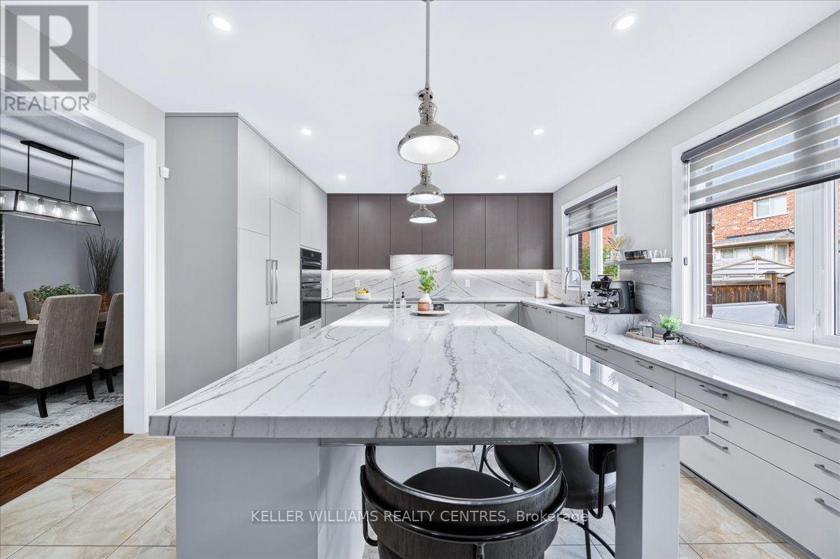 2 Creekland Avenue N, Whitchurch-Stouffville, Ontario  L4A 1T8 - Photo 15 - N13693308