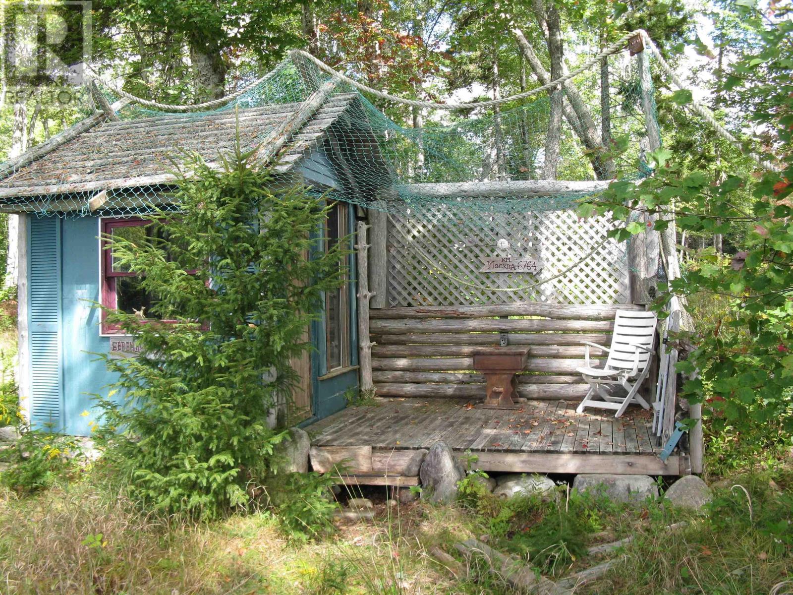 Lakeside Bunkie