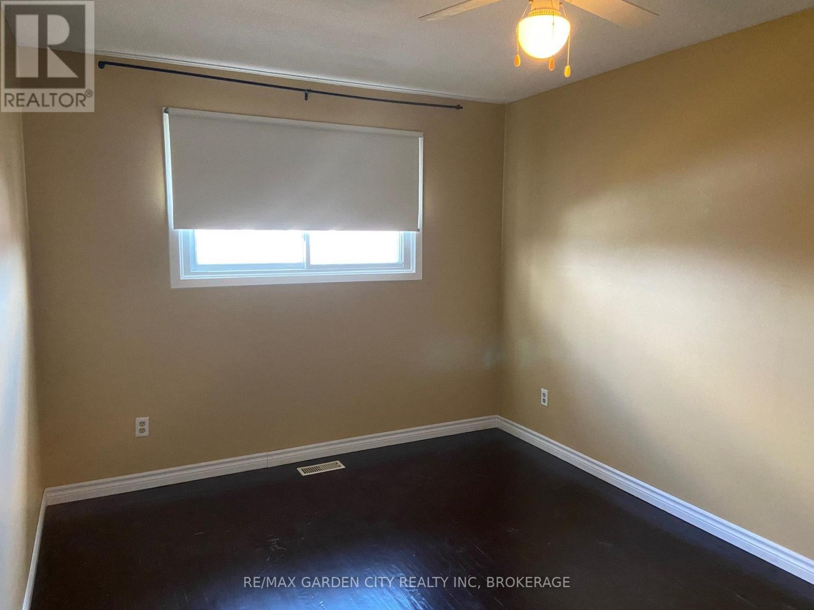 Upper - 9 Stonegate Drive, St. Catharines, Ontario  L2P 3K9 - Photo 12 - X13807524