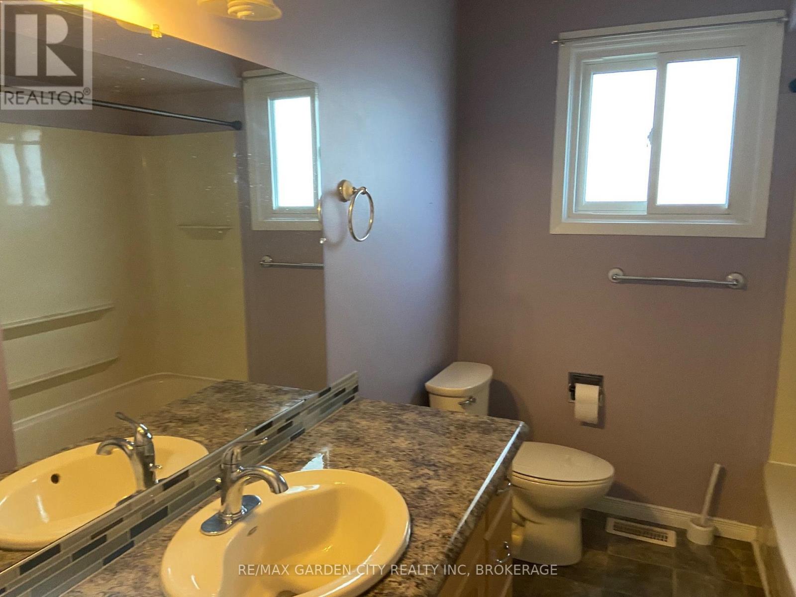 Upper - 9 Stonegate Drive, St. Catharines, Ontario  L2P 3K9 - Photo 14 - X13807524