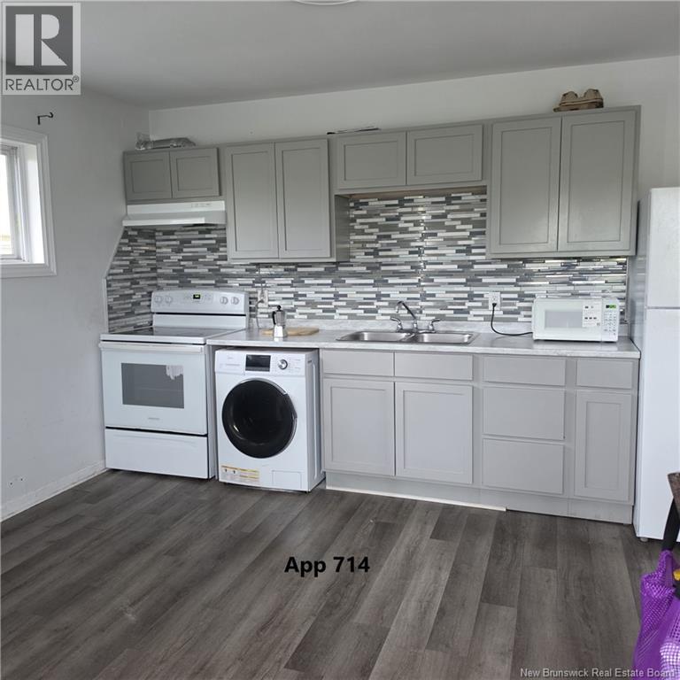 710-716 College Street, Bathurst, New Brunswick  E2A 2T6 - Photo 11 - NB147625