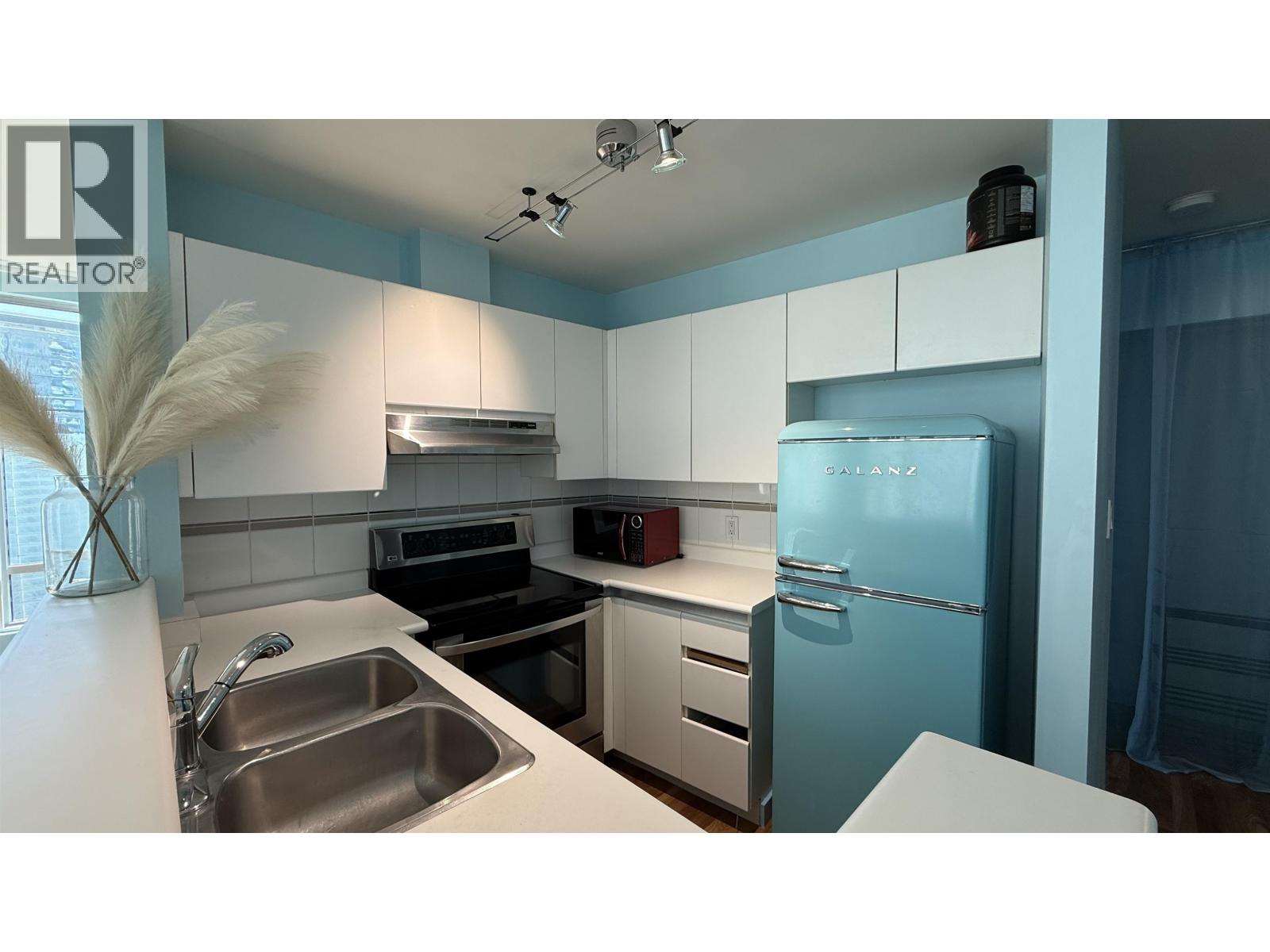 614 989 Nelson Street, Vancouver, British Columbia  V6Z 3B6 - Photo 2 - R3167440