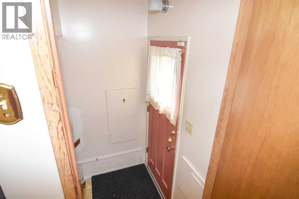 1987 Cottonwood Crescent SE