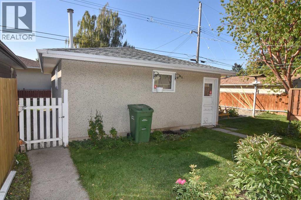 1987 Cottonwood Crescent SE