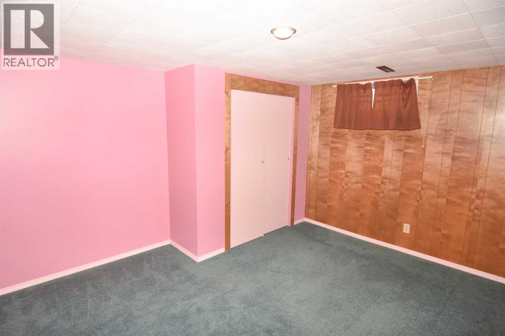 1987 Cottonwood Crescent SE