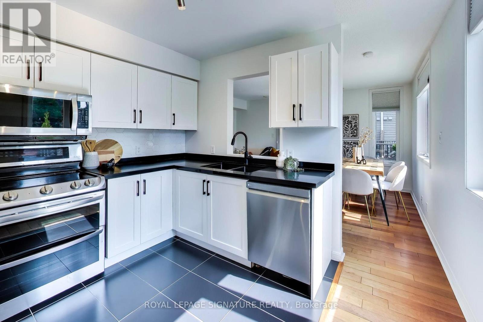 1 Crawford Street, Toronto, Ontario  M6K 3M3 - Photo 10 - C13807534